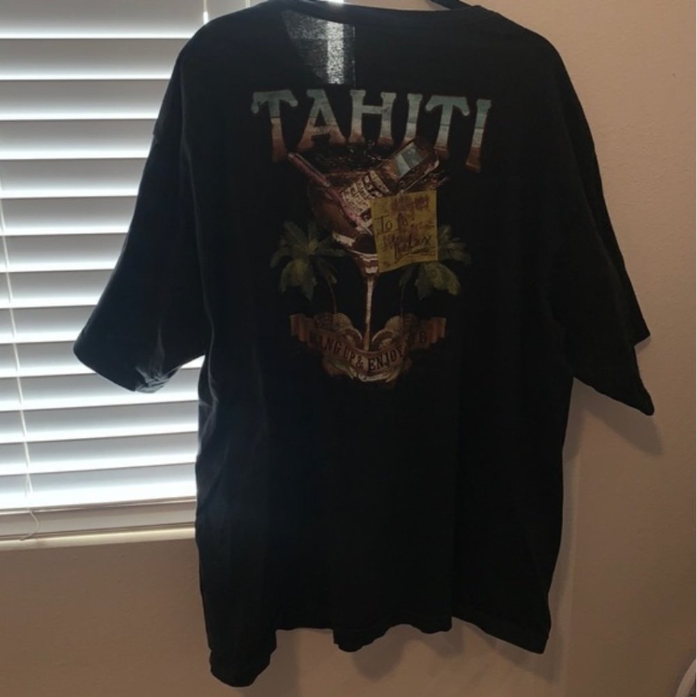✨Tahiti St johns Bay Tahiti graphic tee